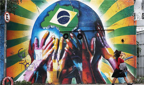 巴西世界杯开赛 街头涂鸦艺术狂热与愤怒并存