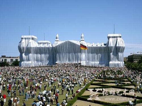 包裹德国柏林议会大厦