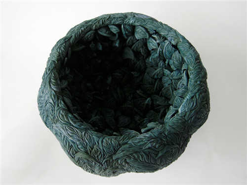 日本艺术家创作南太平洋景观风情特色的瓷器作