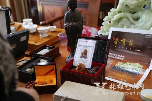 以藏会友:稀罕“宝贝”现身张雄书画院 以藏会友:稀罕“宝贝”现身张雄书画院