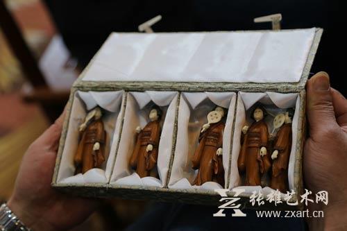 以藏会友:稀罕“宝贝”现身张雄书画院 以藏会友:稀罕“宝贝”现身张雄书画院