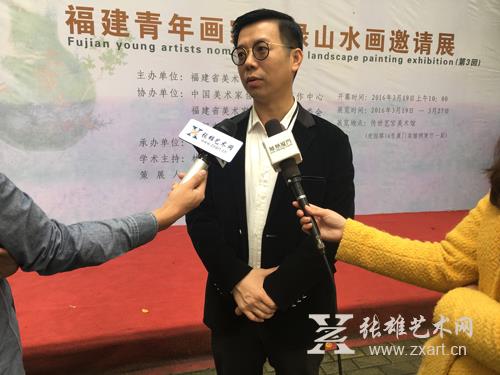 厦门市美协主席王新伦接受张雄艺术网记者采访