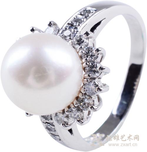  9.5mm天然白色海水珍珠配钻石戒指（戒托采用铂金材质） 无底价 